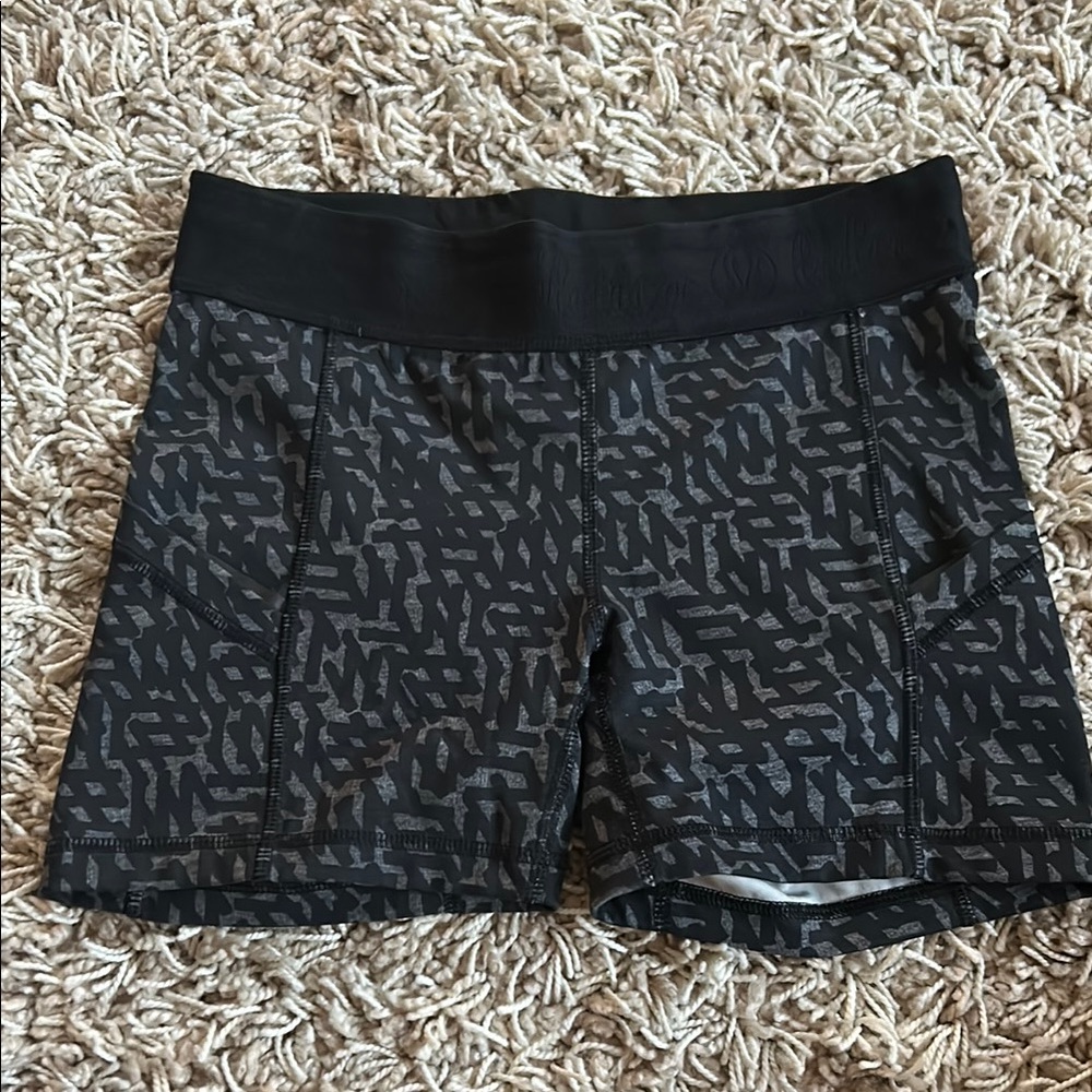 Lululemon What The Sport Short, Size 4, Good Condition